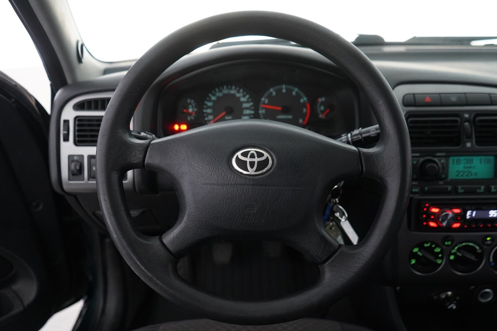 Toyota Avensis 2001 1.6 VVT-i Linea Terra * YritysOutlet - Myydään vain yrityksille *