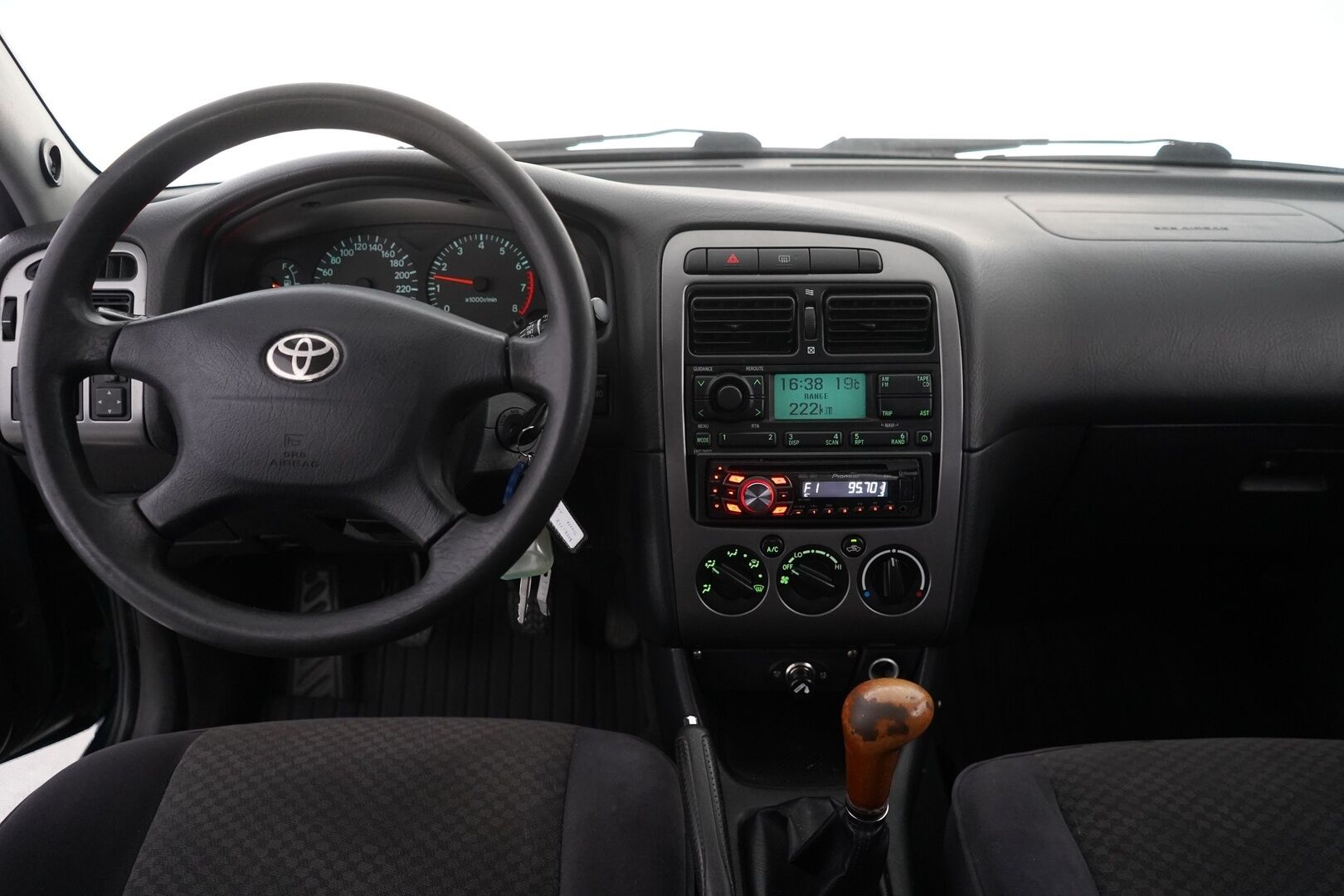 Toyota Avensis 2001 1.6 VVT-i Linea Terra * YritysOutlet - Myydään vain yrityksille *