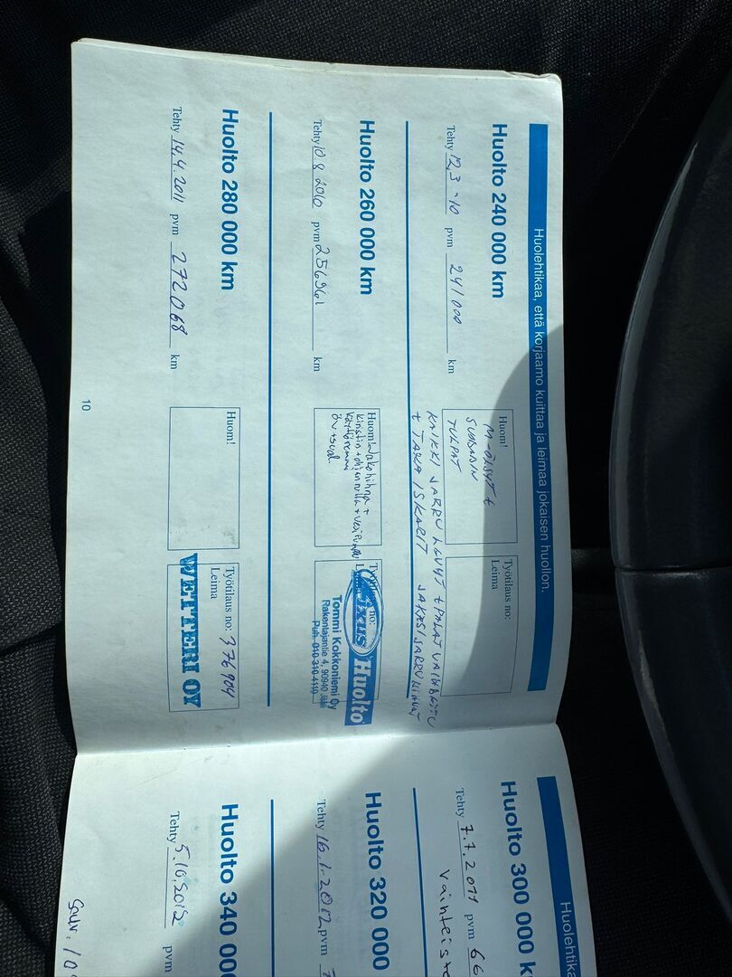 Volvo V70 2002 2,4T aut. *YritysOulet - Myydään vain Yrityksille* - | Juuri katsastettu | Nahkapenkit | Koukku | Lohko