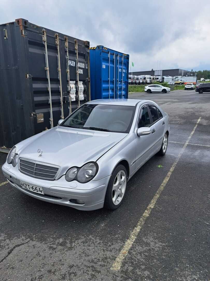 Mercedes-Benz C 2003 C 180 KOMPRESSOR - YritysOutlet - Myydään vain yrityksille - Juuri katsastettu | 2x vanteet | Lohko+sisä | Suomi-auto