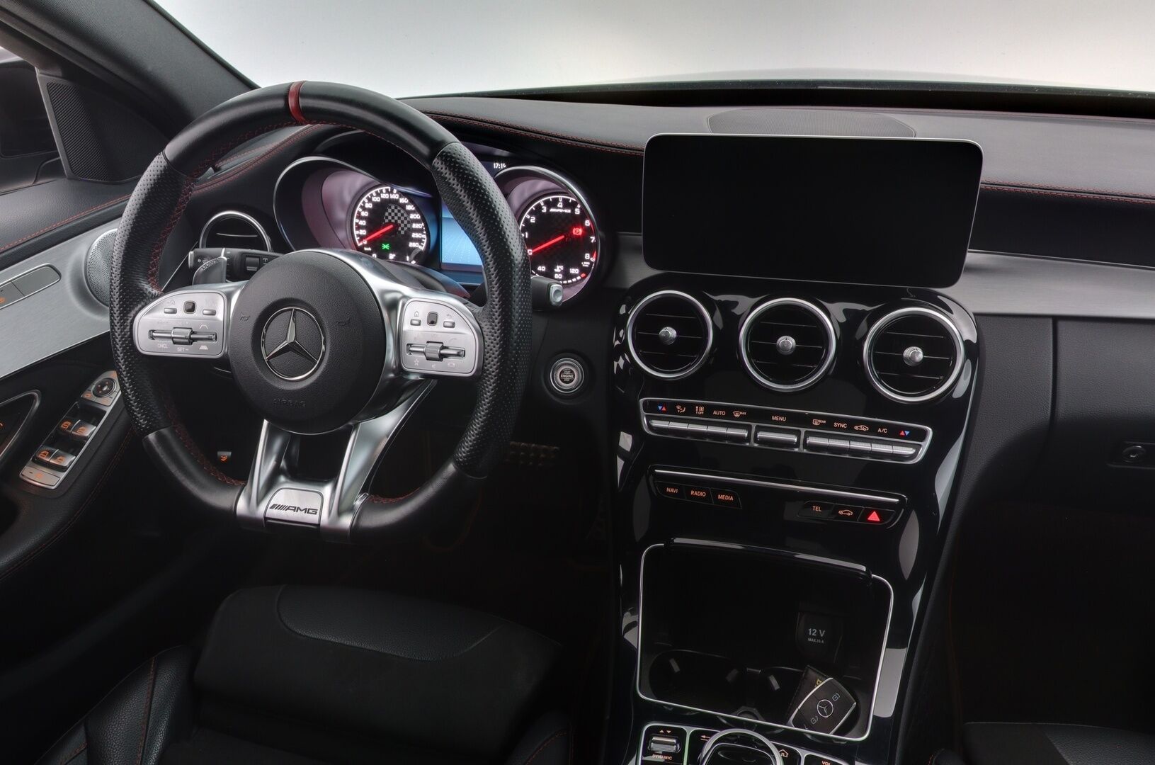 Mercedes-Benz C 43 AMG 2019 ** Facelift / Burmester / Perf.putkisto / Distronic+ / Multibeam LED / HUD / Panoraama ** - ** Juuri saapui / Kahdet renkaat aluilla / Näyttävä ** - HULLUT VÄLIPÄIVÄT KORKOTARJOUS 2,49%