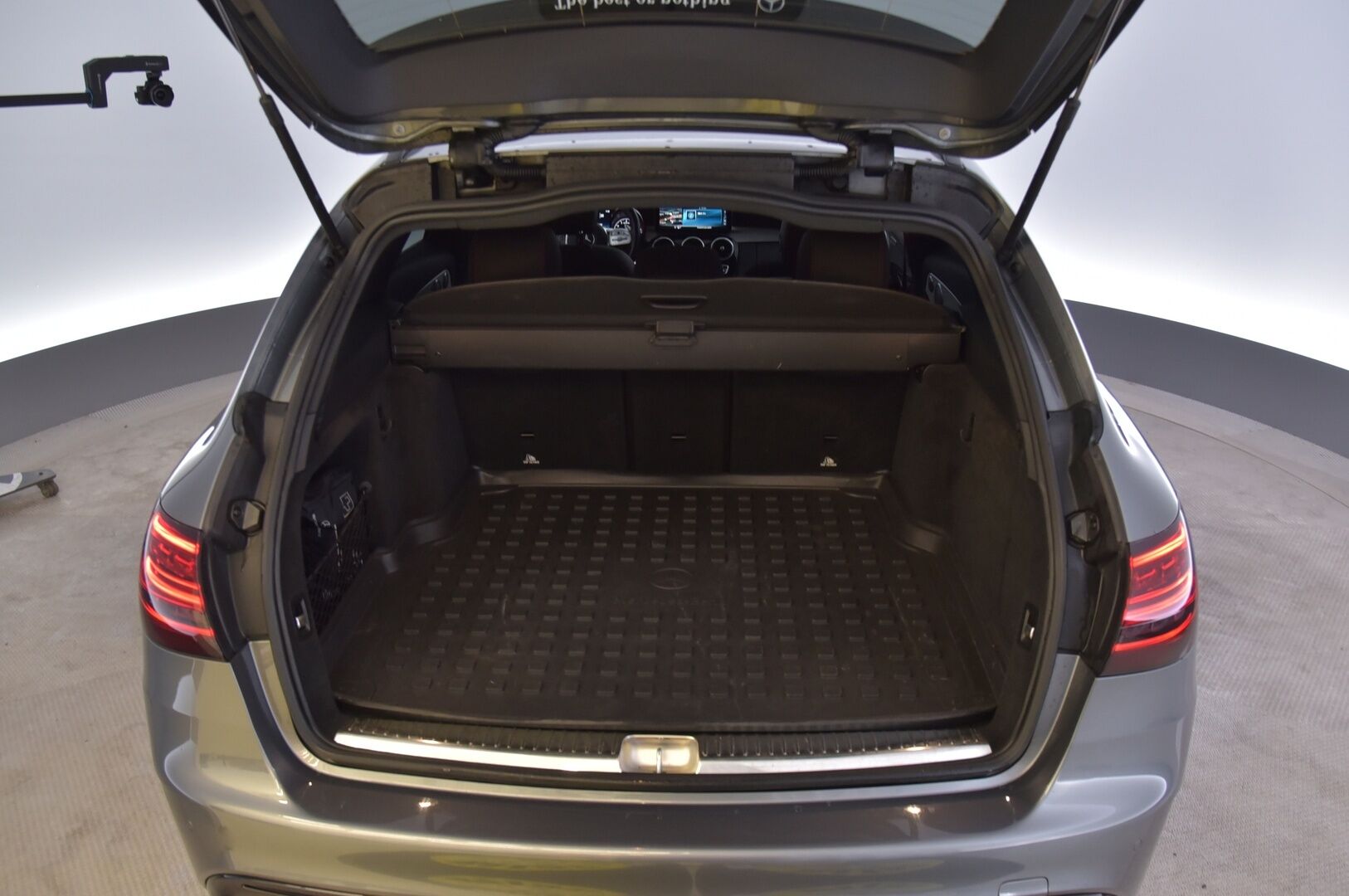 Mercedes-Benz C 43 AMG 2019 ** Facelift / Burmester / Perf.putkisto / Distronic+ / Multibeam LED / HUD / Panoraama ** - ** Juuri saapui / Kahdet renkaat aluilla / Näyttävä ** - HULLUT VÄLIPÄIVÄT KORKOTARJOUS 2,49%