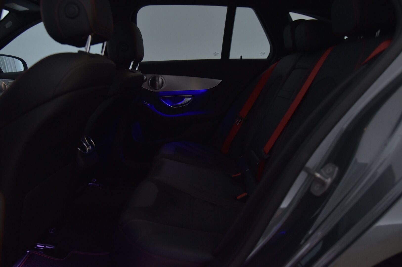 Mercedes-Benz C 43 AMG 2019 ** Facelift / Burmester / Perf.putkisto / Distronic+ / Multibeam LED / HUD / Panoraama ** - ** Juuri saapui / Kahdet renkaat aluilla / Näyttävä ** - HULLUT VÄLIPÄIVÄT KORKOTARJOUS 2,49%