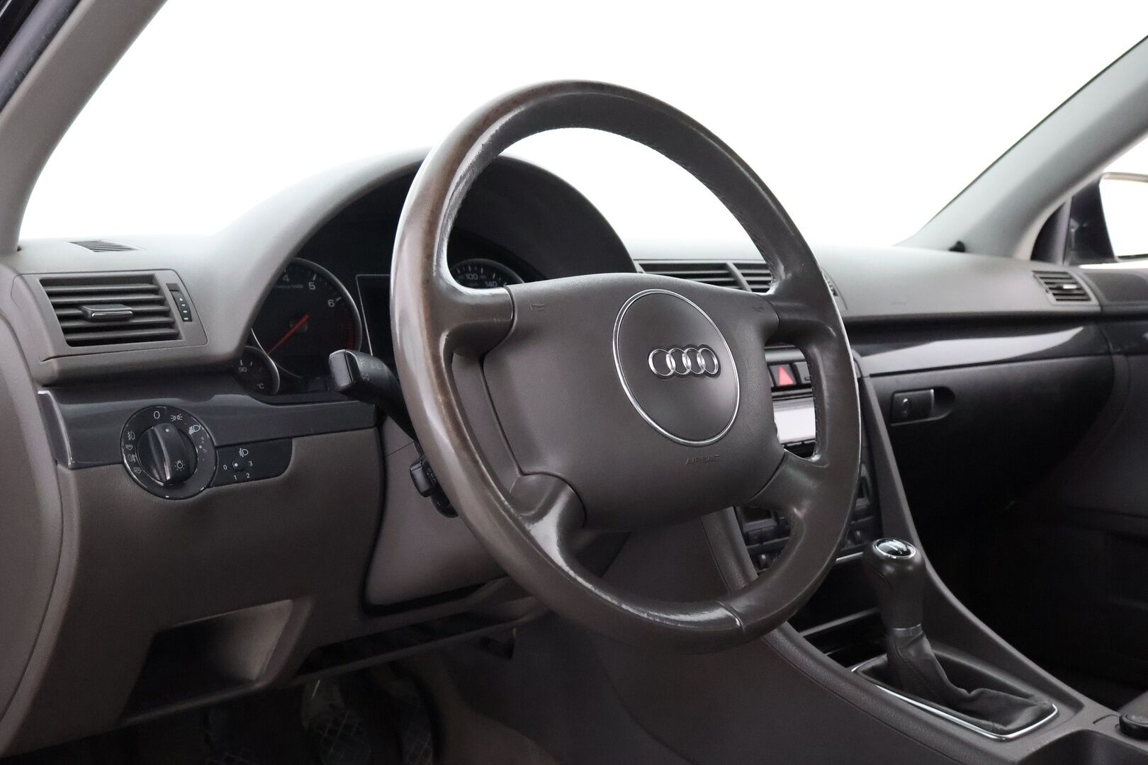 Audi A4 2004 4D A4 SEDAN 2.0-8E/266 *MYYDÄÄN HUUTOKAUPAT.COM*