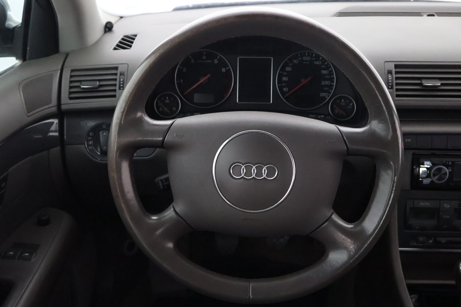 Audi A4 2004 4D A4 SEDAN 2.0-8E/266 *MYYDÄÄN HUUTOKAUPAT.COM*
