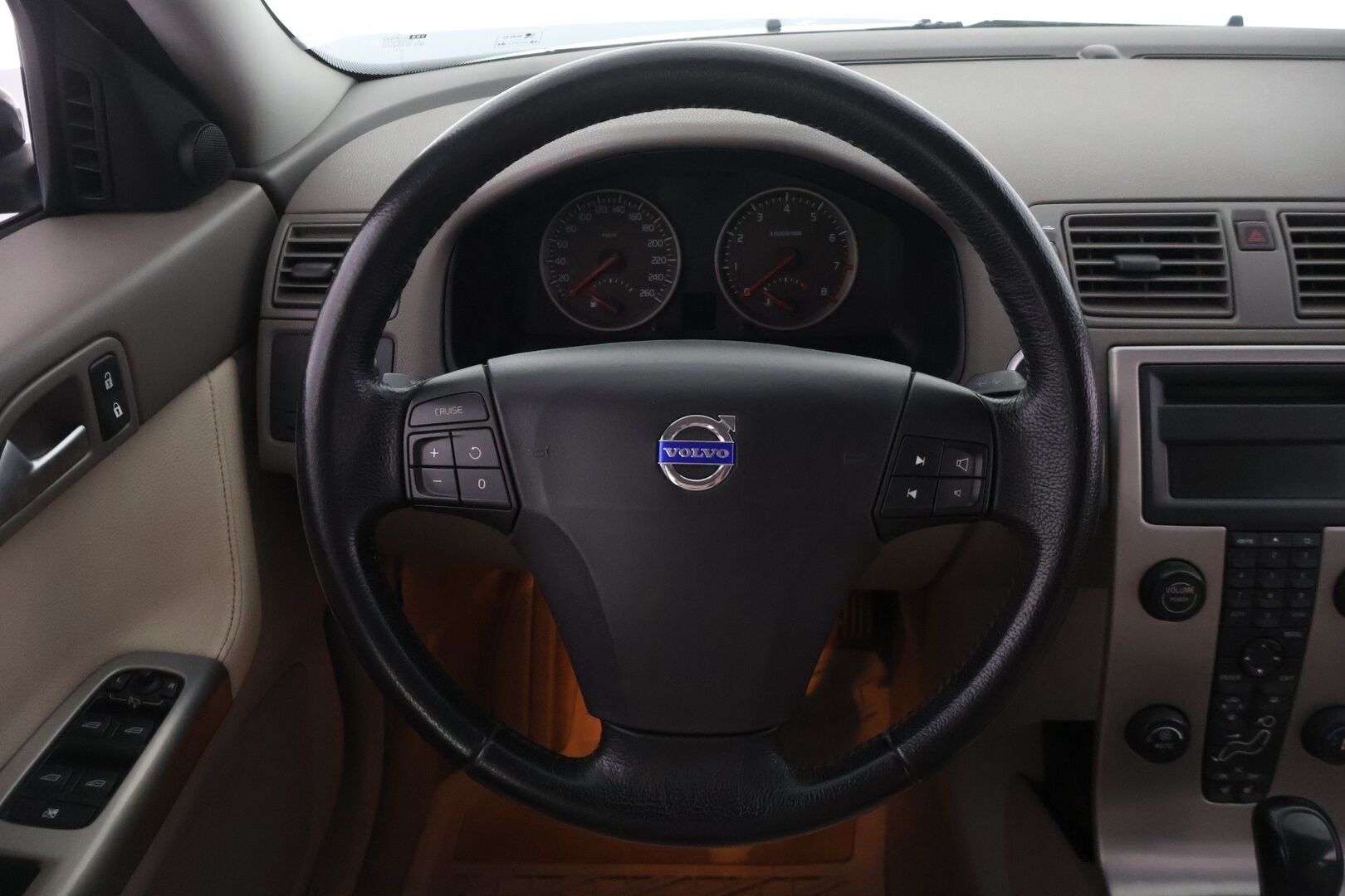 Volvo V50 2006 T5 AWD Summum BUSINESS YritysOutlet - Myydään vain yrityksille - | Neliveto | lohko+sisä | Lisävalo | kuljettajanistuin muistilla | nahkapenkit |