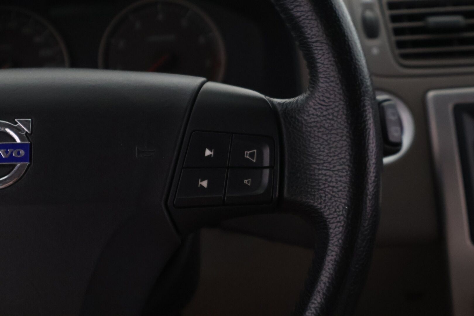 Volvo V50 2006 T5 AWD Summum BUSINESS YritysOutlet - Myydään vain yrityksille - | Neliveto | lohko+sisä | Lisävalo | kuljettajanistuin muistilla | nahkapenkit |