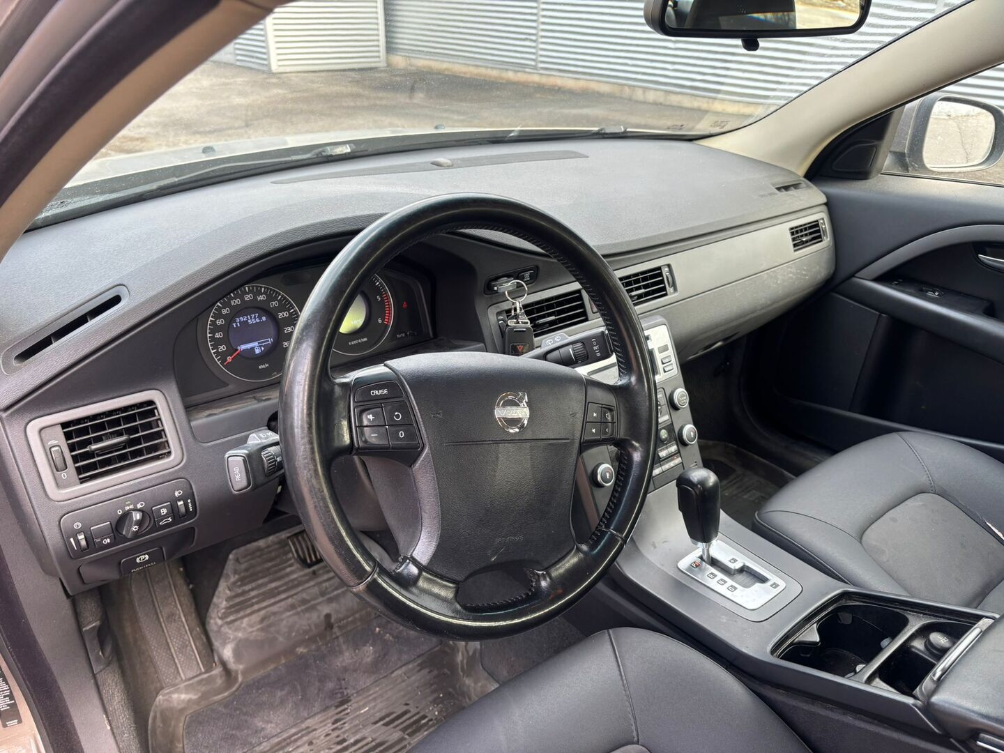 Volvo V70 2008 2,4D Kinetic aut / Led-lisävalo! / Koukku! / Suomi-auto / 2x Renkaat /*- YritysOutlet - Myydään vain yrityksille -* - Siisti! / Led- lisävalo1 / Koukku! / Suomi-auto / *- YritysOutlet - Myydään vain yrityksille -* /