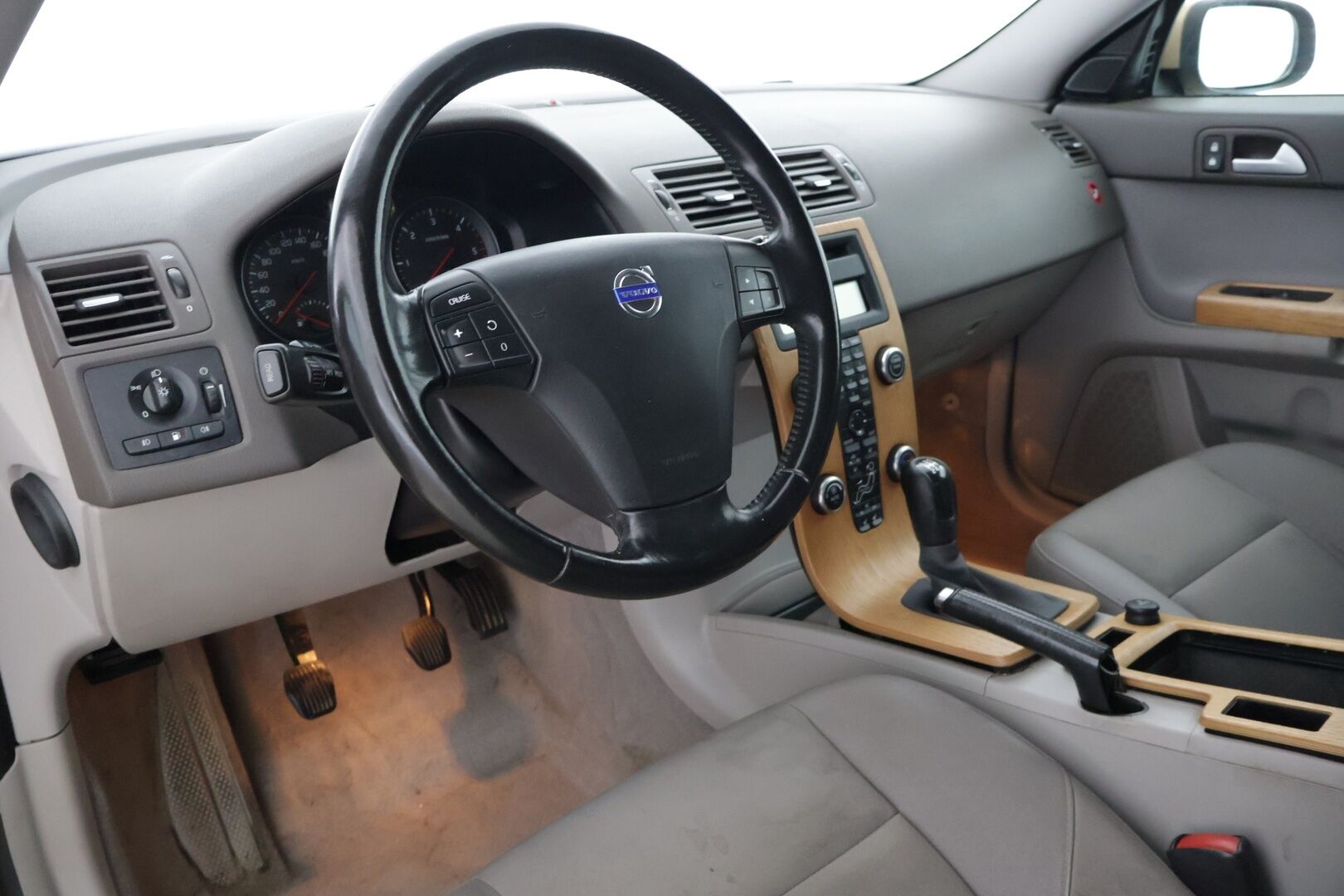 Volvo S40 2008 1,6D Momentum man * YritysOutlet - Myydään vain yrityksille*-* Webasto / Parkkitutkat / Vetokoukku / Suomi-auto * - YritysOutlet - Myydään vain yrityksille / Juuri katsastettu / Hyvä huoltohistoria* 