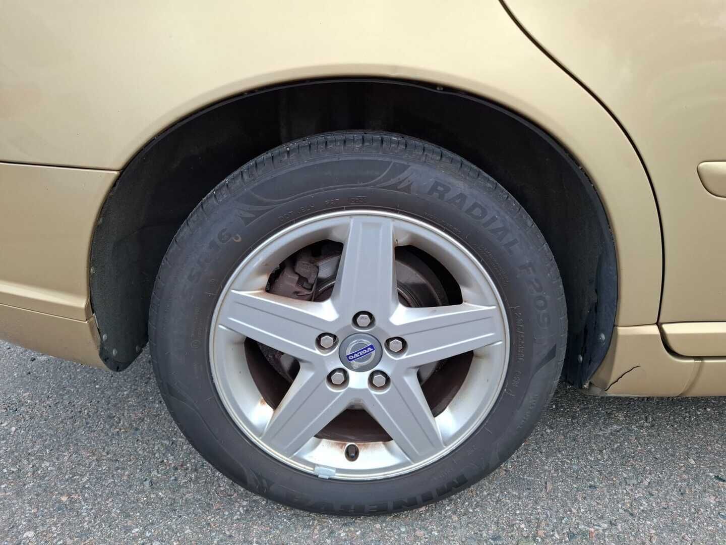 Volvo S40 2009 1,6D Momentum man * YritysOutlet - Myydään vain yrityksille*-* Webasto / Parkkitutkat / Vetokoukku / Suomi-auto * - YritysOutlet - Myydään vain yrityksille / Juuri katsastettu / Hyvä huoltohistoria* 
