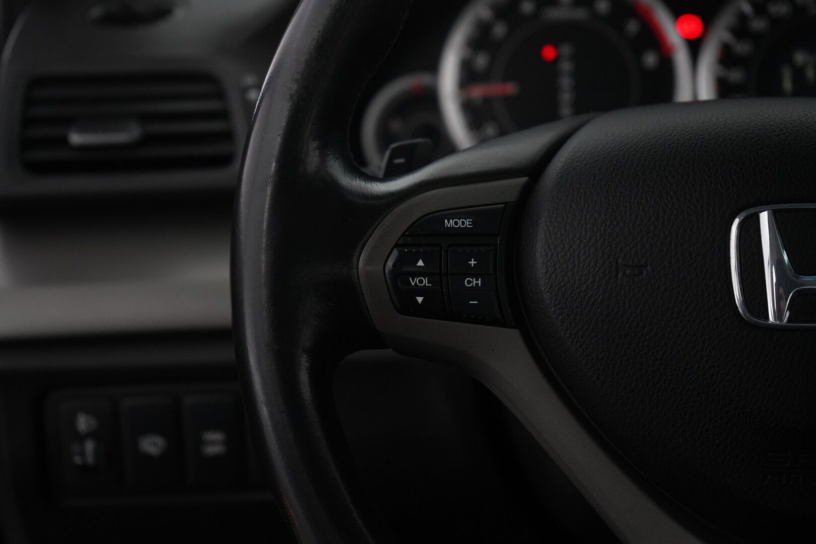 Honda Accord 2010 4D 2,0 Elegance AT * Vakkari / Lohko / Ilmastointi / Penkinlämmittimet * - Suomi-auto / Kahdet renkaat / Juuri katsastettu / Myydään huollettuna! - HULLU BLACKWEEK KORKOTARJOUS 2,49%