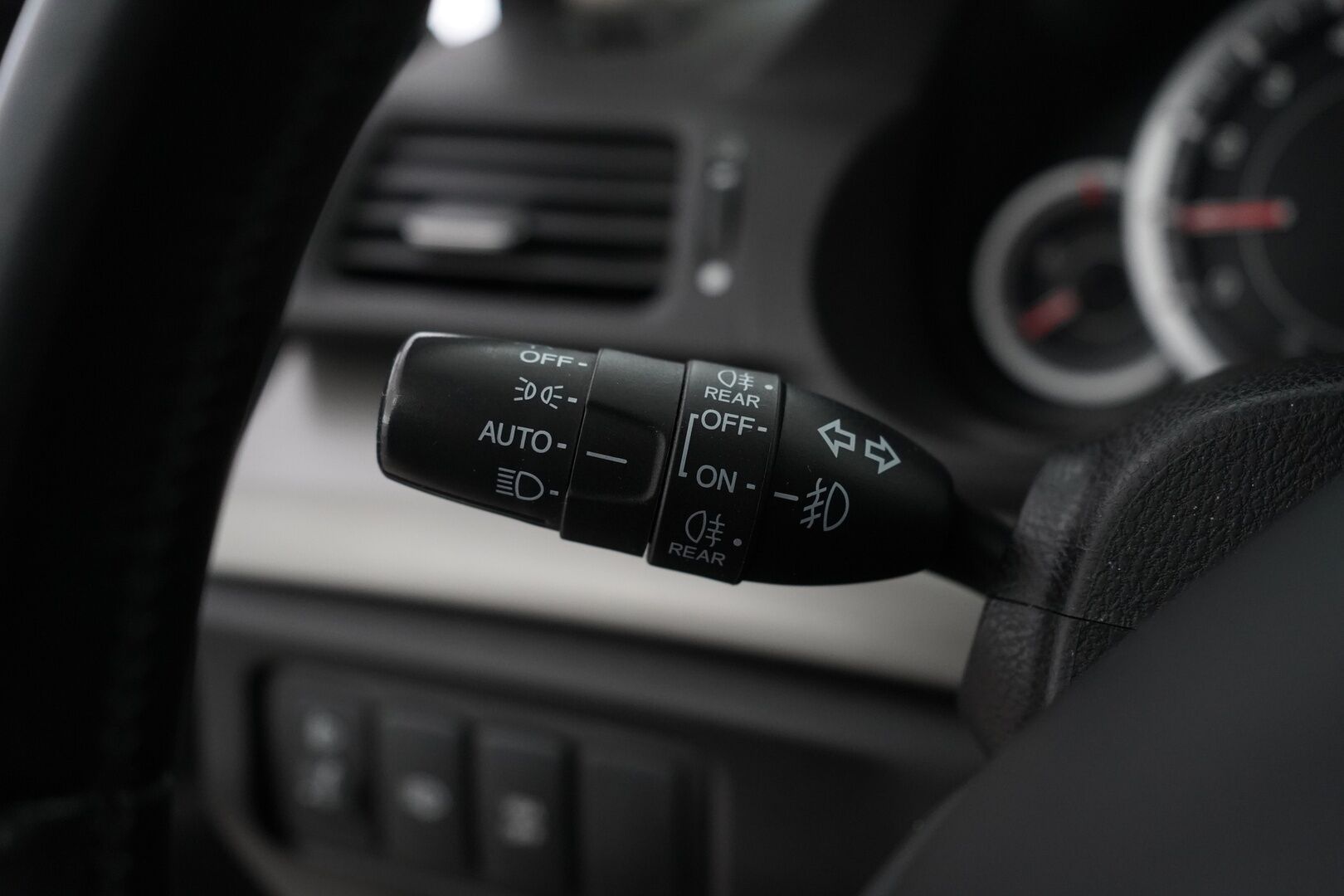 Honda Accord 2010 4D 2,0 Elegance AT * Vakkari / Lohko / Ilmastointi / Penkinlämmittimet * - Suomi-auto / Kahdet renkaat / Juuri katsastettu / Myydään huollettuna! - HULLU BLACKWEEK KORKOTARJOUS 2,49%