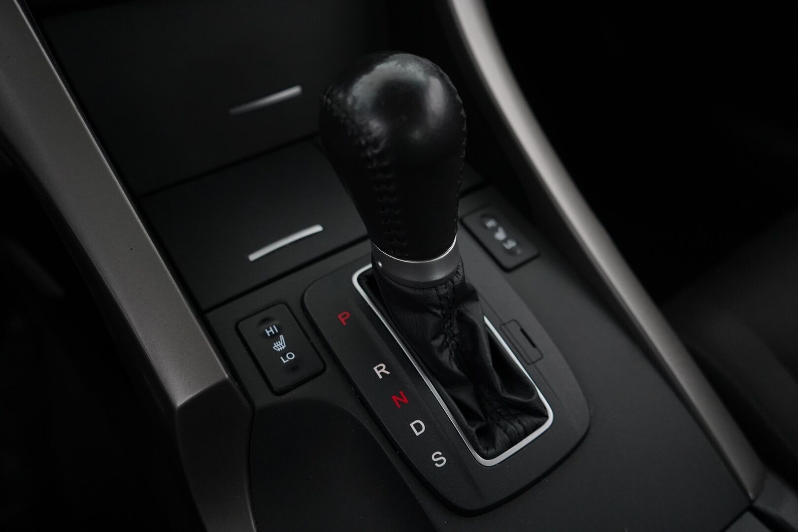 Honda Accord 2010 4D 2,0 Elegance AT * Vakkari / Lohko / Ilmastointi / Penkinlämmittimet * - Suomi-auto / Kahdet renkaat / Juuri katsastettu / Myydään huollettuna! - HULLU BLACKWEEK KORKOTARJOUS 2,49%