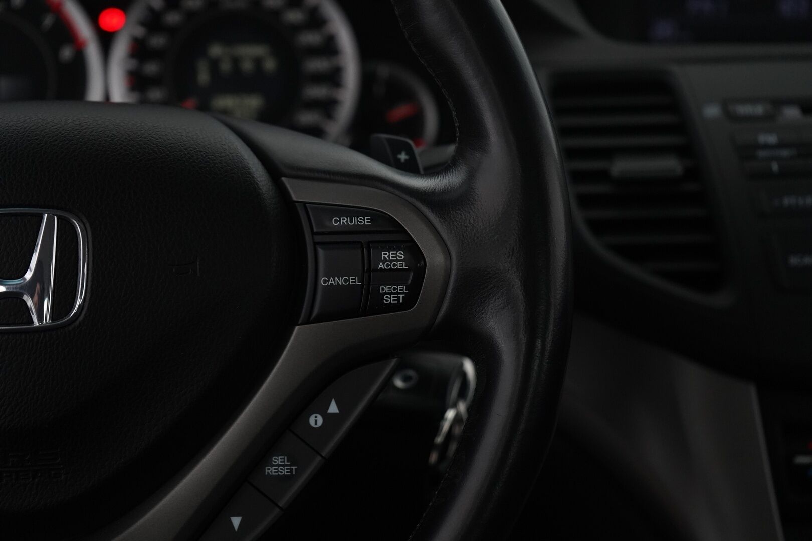 Honda Accord 2010 4D 2,0 Elegance AT * Vakkari / Lohko / Ilmastointi / Penkinlämmittimet * - Suomi-auto / Kahdet renkaat / Juuri katsastettu / Myydään huollettuna! - HULLU BLACKWEEK KORKOTARJOUS 2,49%