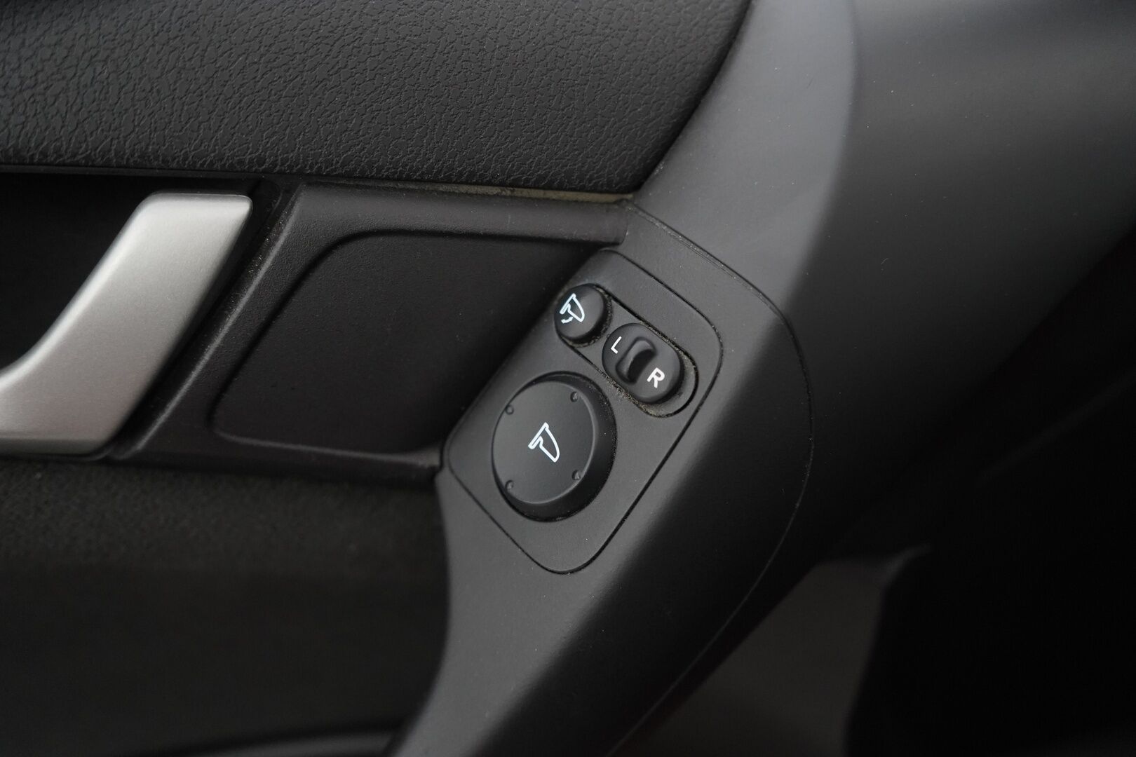 Honda Accord 2010 4D 2,0 Comfort - *Koukku / Lohko / Kahdet renkaat*
