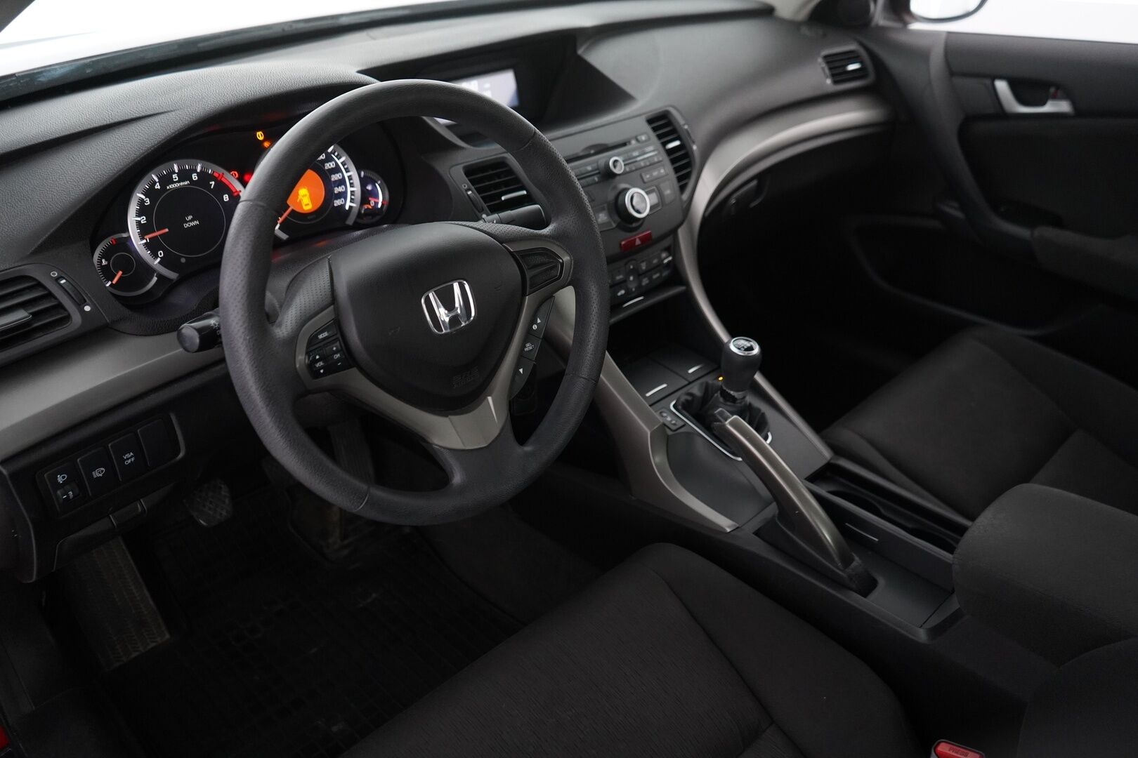 Honda Accord 2010 2.0 Comfort *Lohko / Vetokoukku / Isofix* - Suomi-auto / Kahdet renkaat / Säännöllinen huoltohistoria / Viimeisin huolto 226tkm