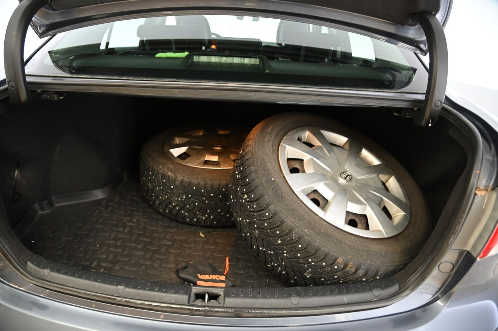 Toyota Avensis 2009 2,0 Valvematic Linea Sol 4ov *Myydään vain Huutokaupat.com*