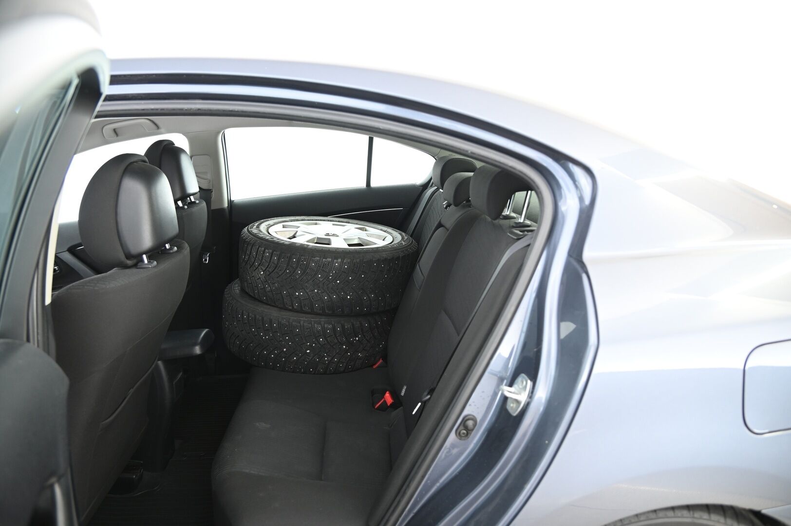Toyota Avensis 2009 2,0 Valvematic Linea Sol 4ov *Myydään vain Huutokaupat.com*
