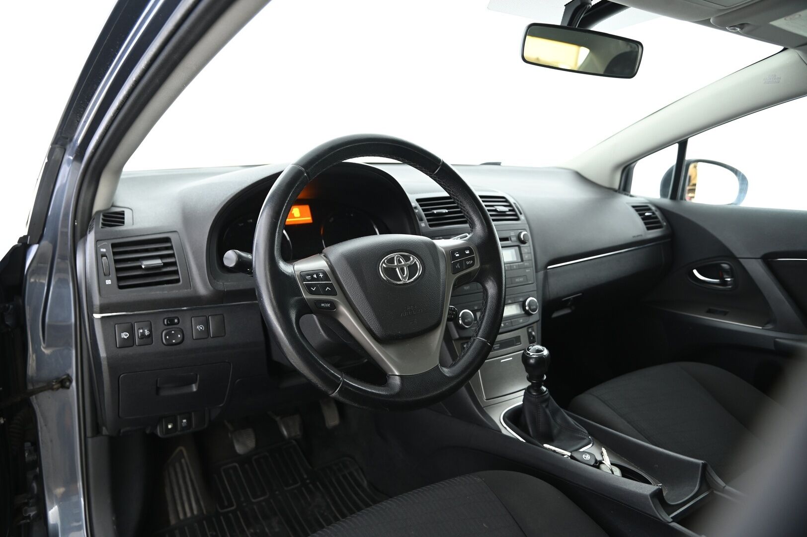 Toyota Avensis 2009 2,0 Valvematic Linea Sol 4ov *Myydään vain Huutokaupat.com*