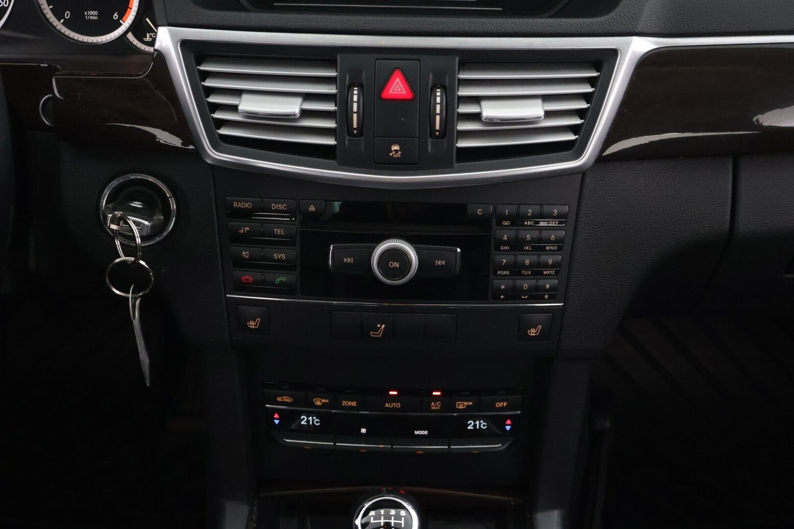 Mercedes-Benz E 2009 250 CDI Business ** YritysOutlet - Myydään vain yrityksille ** / Manuaali! / Vähän ajettu! / Ketju vaihdettu!