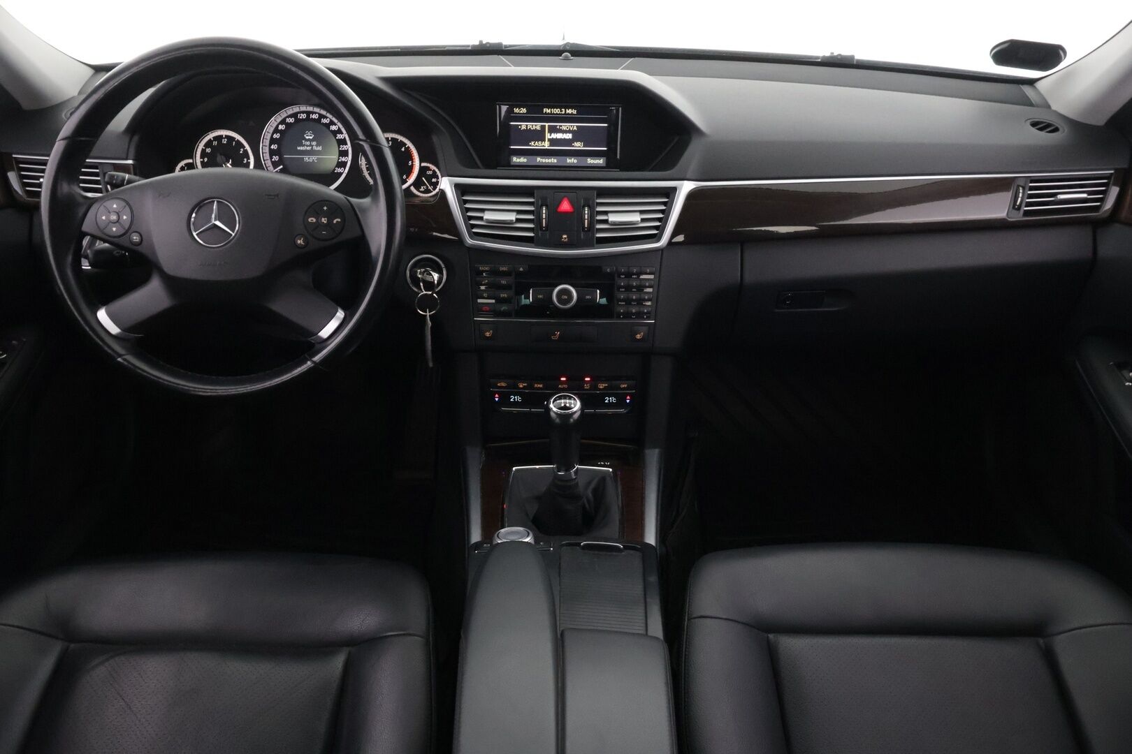 Mercedes-Benz E 2009 250 CDI Business ** YritysOutlet - Myydään vain yrityksille ** / Manuaali! / Vähän ajettu! / Ketju vaihdettu!