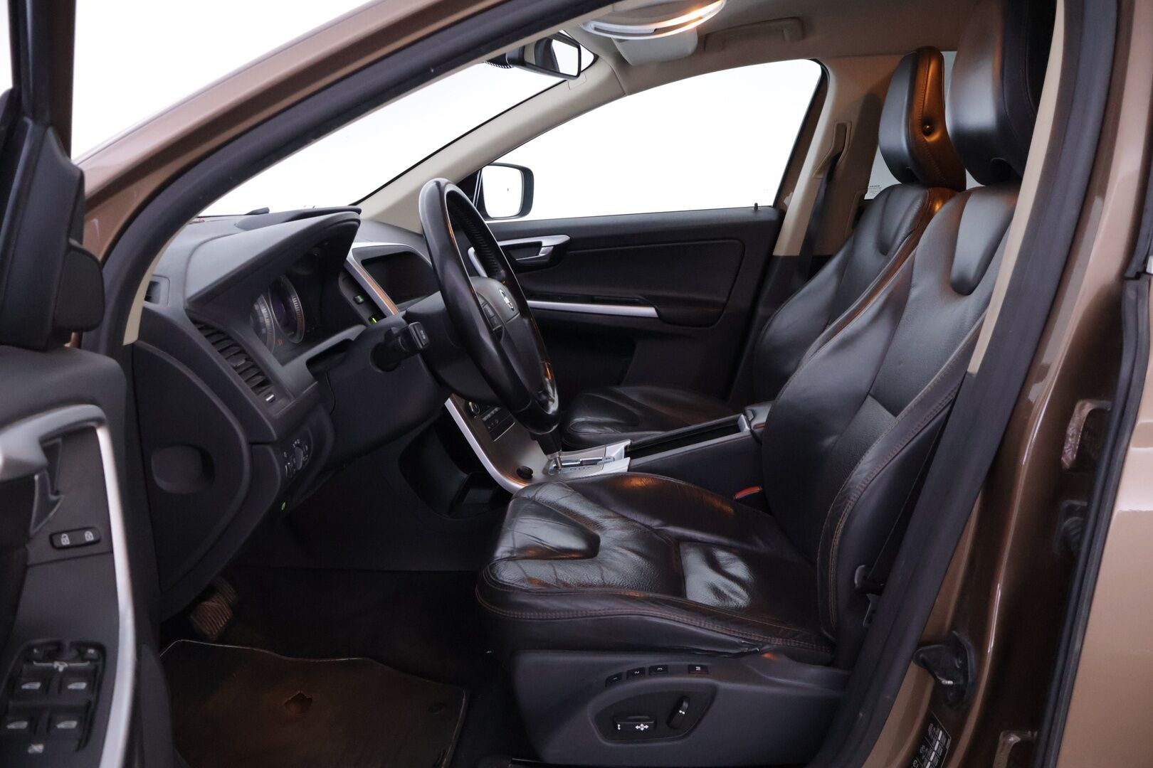 Volvo XC60 2009 2,4D AWD Summum aut - YritysOutlet - Myydään vain yrityksille