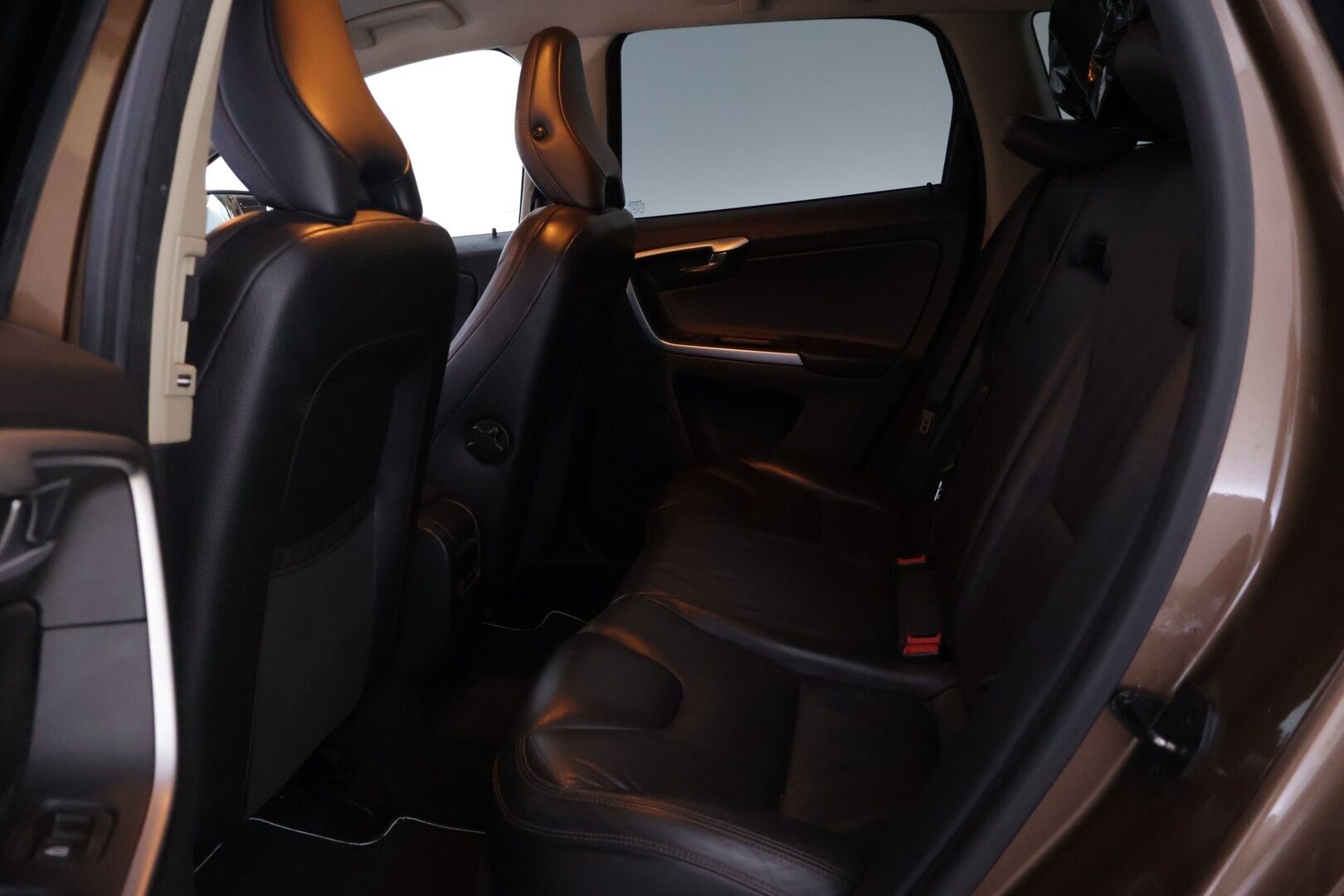 Volvo XC60 2009 2,4D AWD Summum aut - YritysOutlet - Myydään vain yrityksille