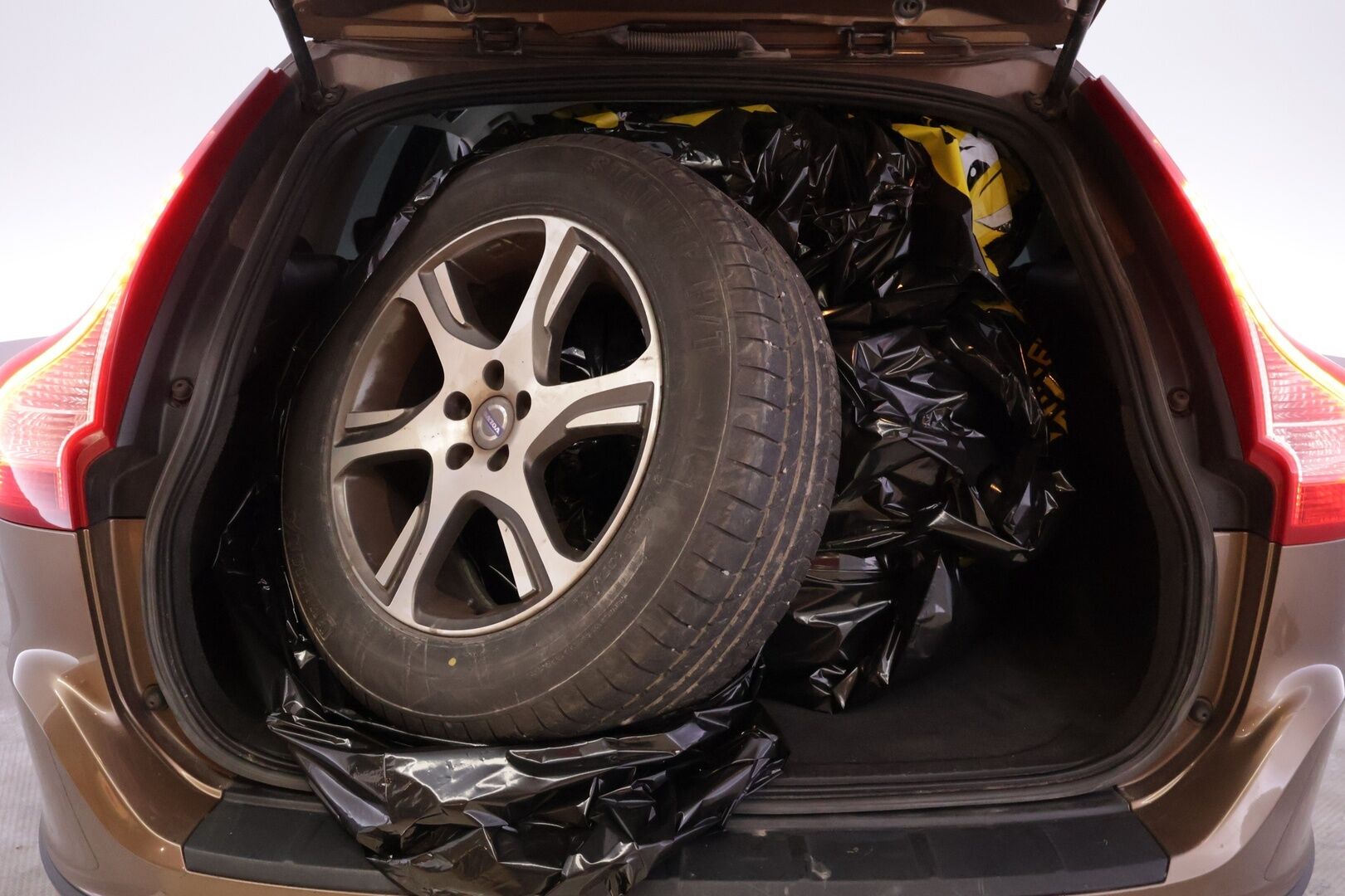 Volvo XC60 2009 2,4D AWD Summum aut - YritysOutlet - Myydään vain yrityksille