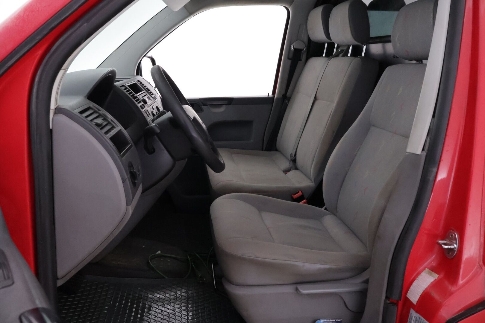 Volkswagen Transporter 2006 - YritysOutlet - Myydään vain yrityksille - - YritysOutlet - Myydään vain yrityksille / PITKÄ LEIMA!