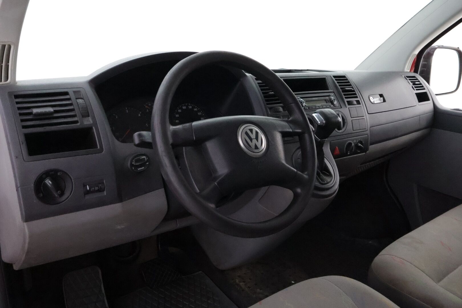 Volkswagen Transporter 2006 - YritysOutlet - Myydään vain yrityksille - - YritysOutlet - Myydään vain yrityksille / PITKÄ LEIMA!