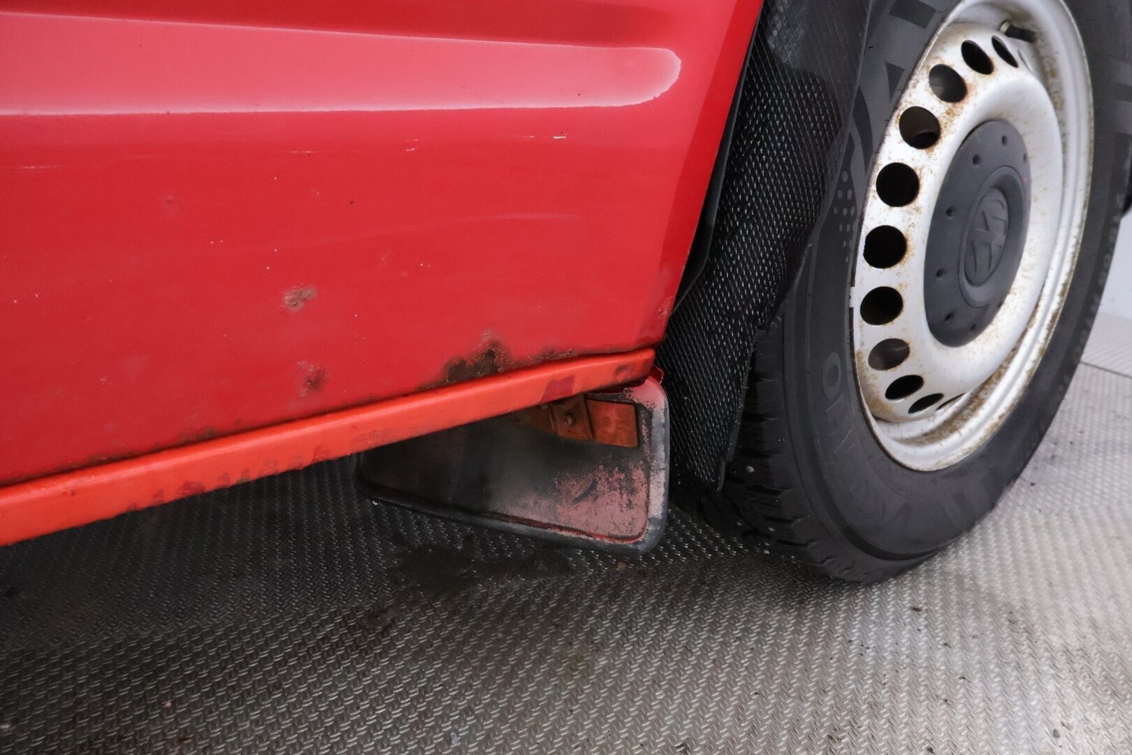 Volkswagen Transporter 2006 - YritysOutlet - Myydään vain yrityksille - - YritysOutlet - Myydään vain yrityksille / PITKÄ LEIMA!