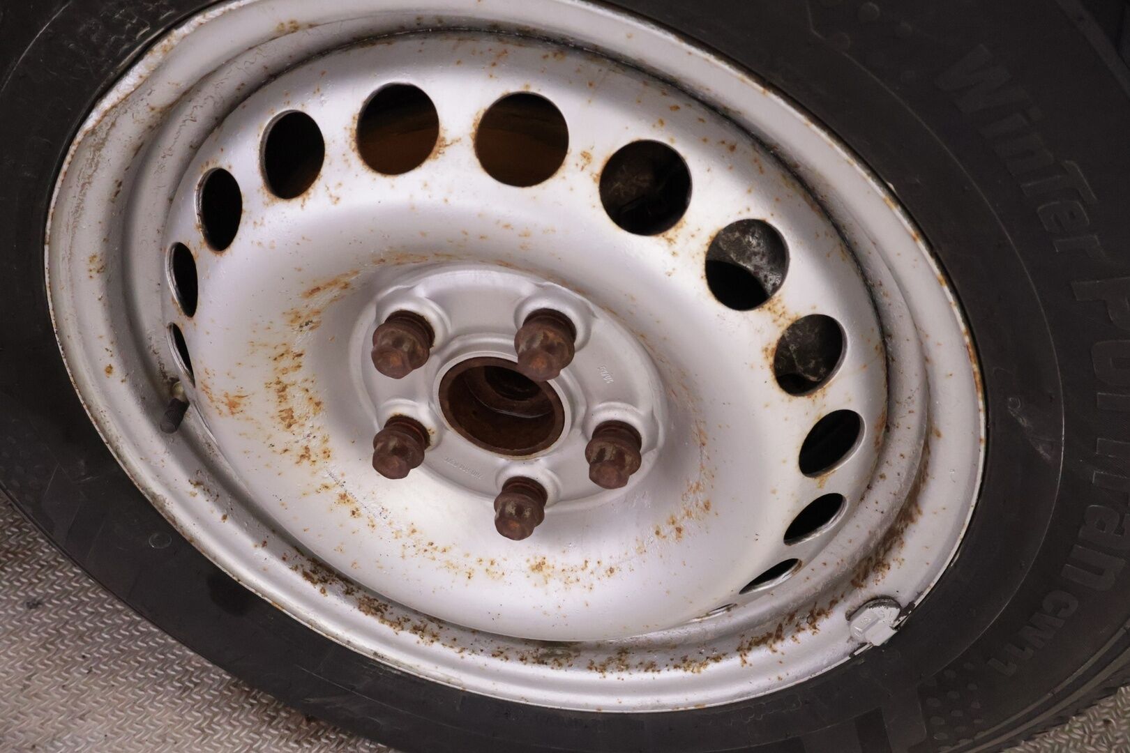 Volkswagen Transporter 2006 - YritysOutlet - Myydään vain yrityksille - - YritysOutlet - Myydään vain yrityksille / PITKÄ LEIMA!