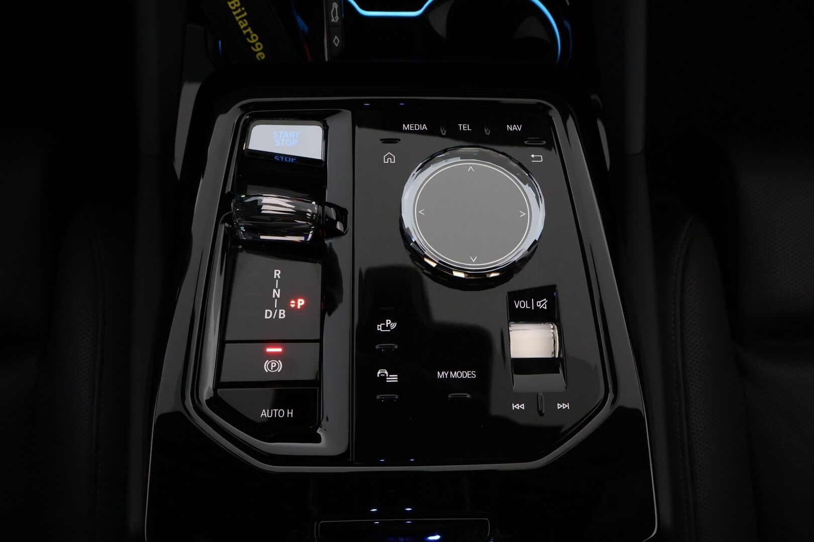 BMW i5 M60 2024 G60 M60 xDrive M Sport Pro * Suomiauto / Carbon / B&W / Sähkökoukku / Iconic Glow / Panorama / Comfort Penkit Muistilla - Ilmastoidut Penkit / Mattaväri / Crafted Clarity / UPEA!