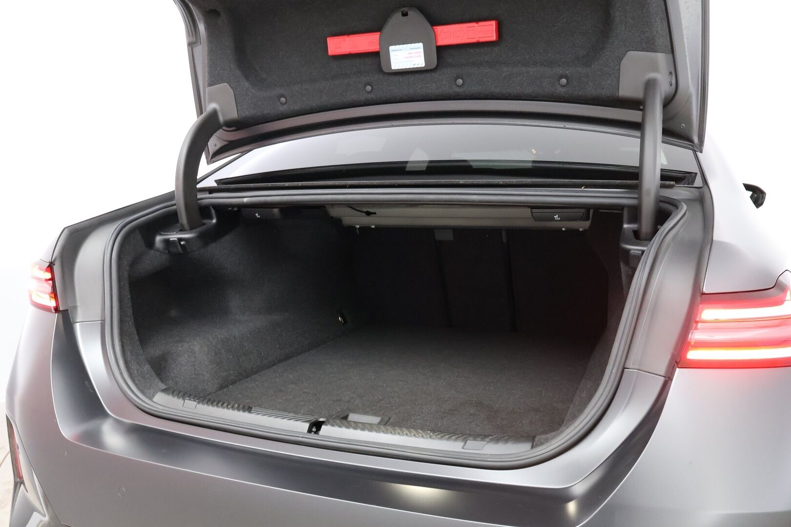 BMW i5 M60 2024 G60 M60 xDrive M Sport Pro * Suomiauto / Carbon / B&W / Sähkökoukku / Iconic Glow / Panorama / Comfort Penkit Muistilla - Ilmastoidut Penkit / Mattaväri / Crafted Clarity / UPEA!