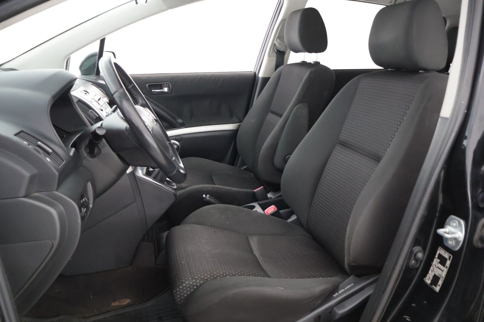Toyota Corolla Verso 2009 1,8 VVT-i Superior 7p Myydään huutokaupat.com ! - Automaattinen ilmastointi / Koukku / Vakkari / Myydään Huutokaupat.com !!