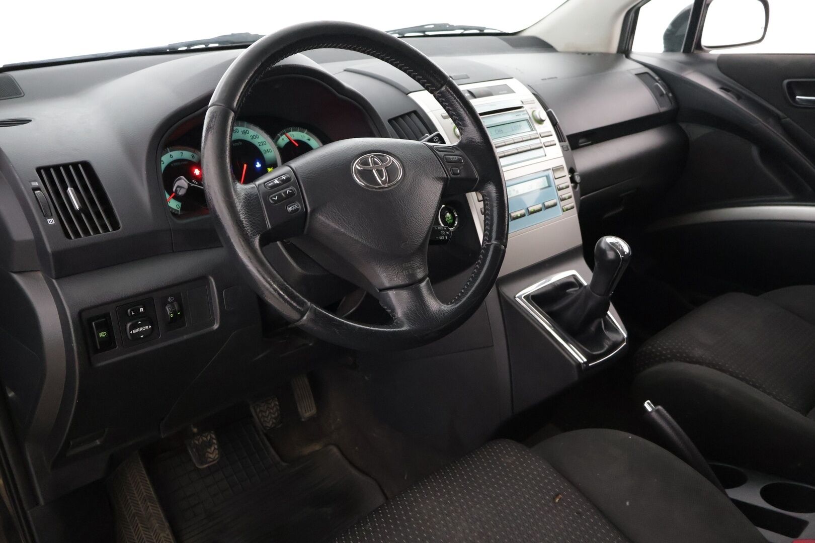 Toyota Corolla Verso 2009 1,8 VVT-i Superior 7p Myydään huutokaupat.com ! - Automaattinen ilmastointi / Koukku / Vakkari / Myydään Huutokaupat.com !!