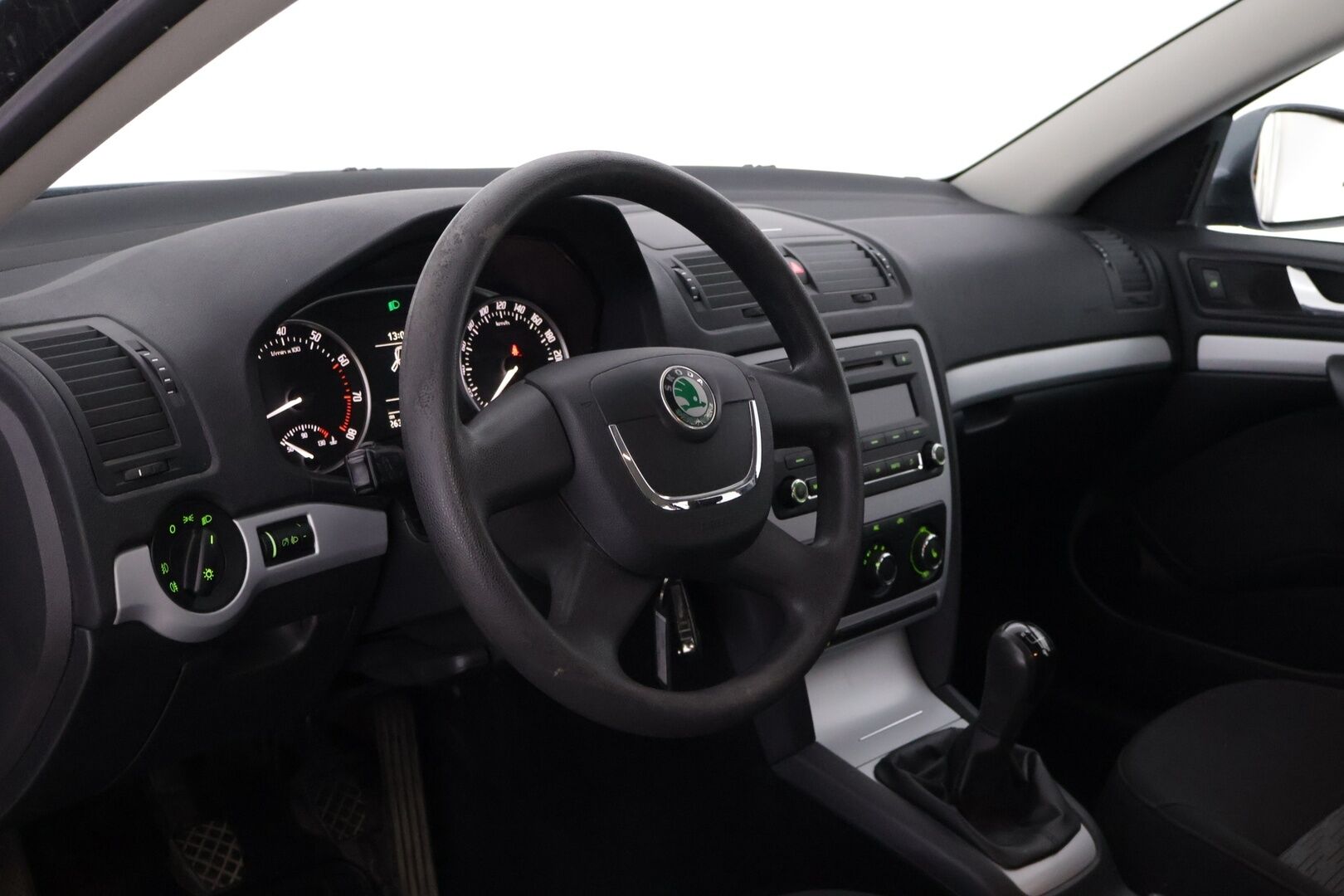 Skoda Octavia 2010 Combi 1,4 TSI Ambiente - YritysOutlet - Myydään vain yrityksille *Vakkari / Koukku / Ilmastointi / Kahdet renkaat* - – Tämä auto myydään YritysOutlet -valikoimasta vain yritykselle*