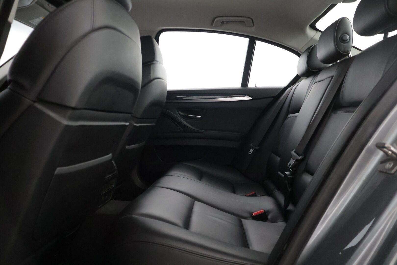BMW 530 2010 A F10 Sedan 530d - | Comfort istuimet | Adapt.vakkari | BLIS | HIFI | Navigointi Professional | 2-Om. Suomi-Auto | Isosti huollettu |