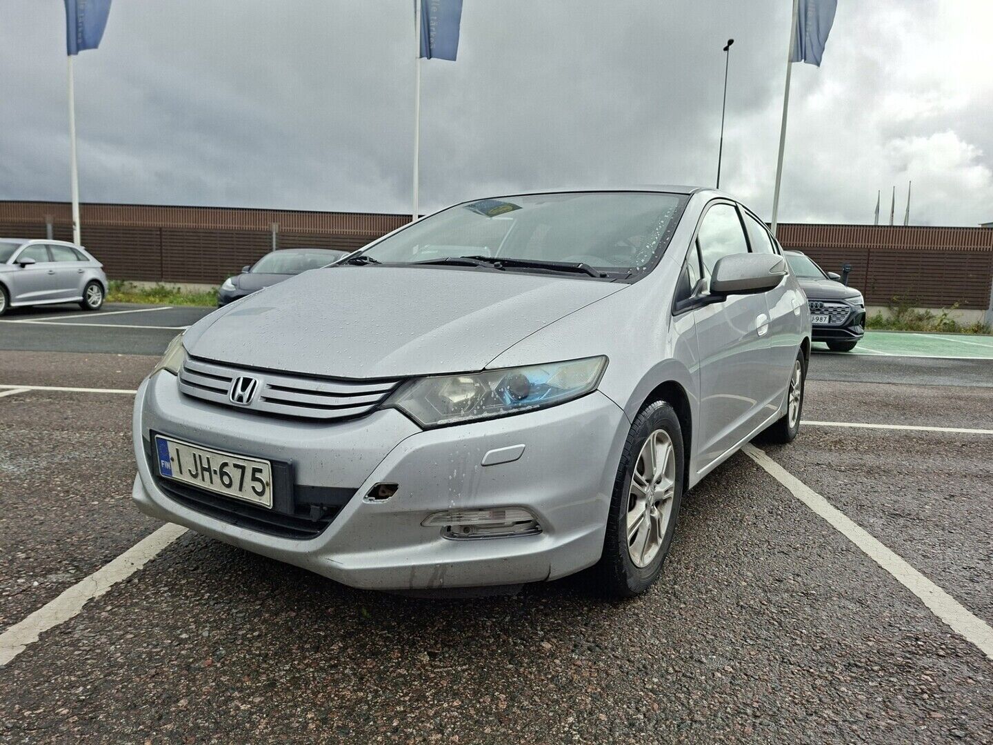 Honda Insight 2010 5D 1,3 Comfort Business - YritysOutlet - Myydään vain yrityksille - – Tämä auto myydään YritysOutlet -valikoimasta vain yritykselle