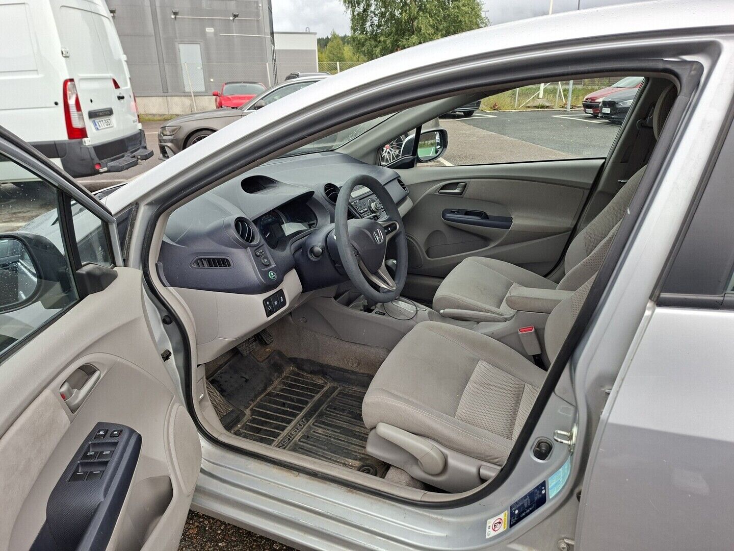 Honda Insight 2010 5D 1,3 Comfort Business - YritysOutlet - Myydään vain yrityksille - – Tämä auto myydään YritysOutlet -valikoimasta vain yritykselle