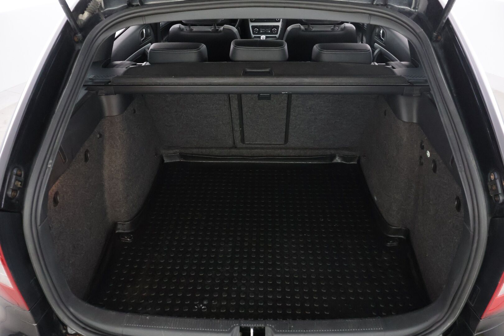 Skoda Octavia 2010 Combi 2,0 TSI RS *YritysOutlet - Myydään vain yrityksille* - *YritysOutlet - Myydään vain yrityksille*