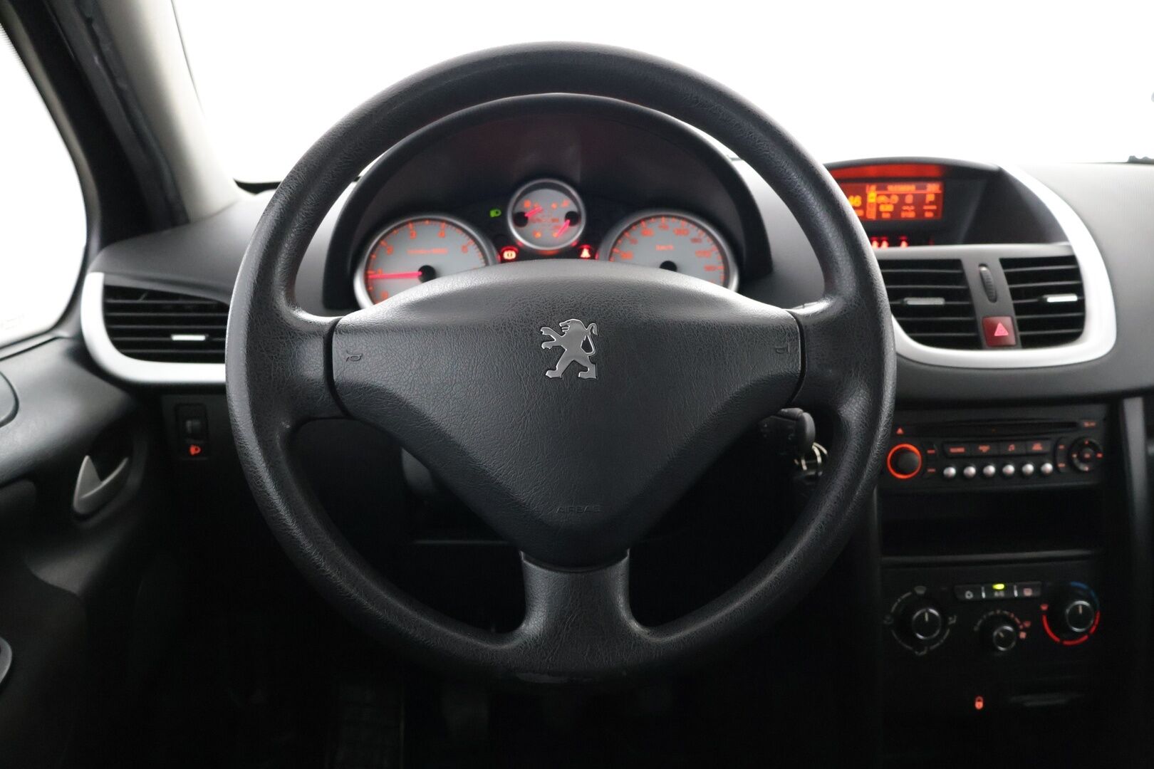 Peugeot 207 2010 VTi 98 Millesim 200 5-ov. YritysOutlet - Myydään vain yrityksille - Huollettu ja katsastettu | Suomi-auto | Huoltokirja | Lohkolämmitin + sisäpistoke | Ilmastointi | 2x renkaat | 2x avain