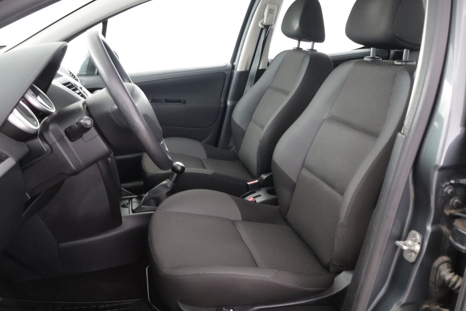 Peugeot 207 2010 VTi 98 Millesim 200 5-ov. YritysOutlet - Myydään vain yrityksille - Huollettu ja katsastettu | Suomi-auto | Huoltokirja | Lohkolämmitin + sisäpistoke | Ilmastointi | 2x renkaat | 2x avain
