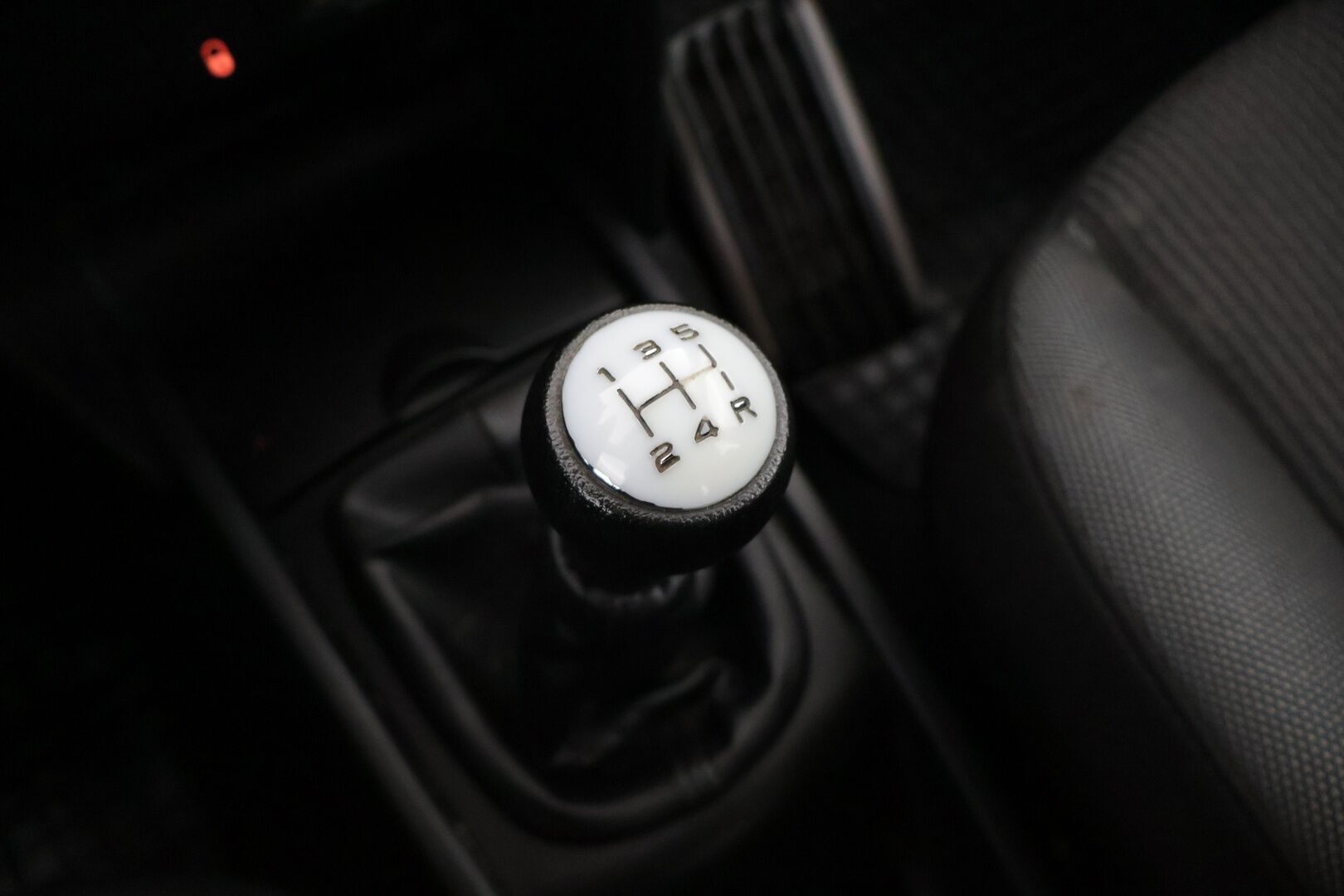 Peugeot 207 2010 VTi 98 Millesim 200 5-ov. YritysOutlet - Myydään vain yrityksille - Huollettu ja katsastettu | Suomi-auto | Huoltokirja | Lohkolämmitin + sisäpistoke | Ilmastointi | 2x renkaat | 2x avain