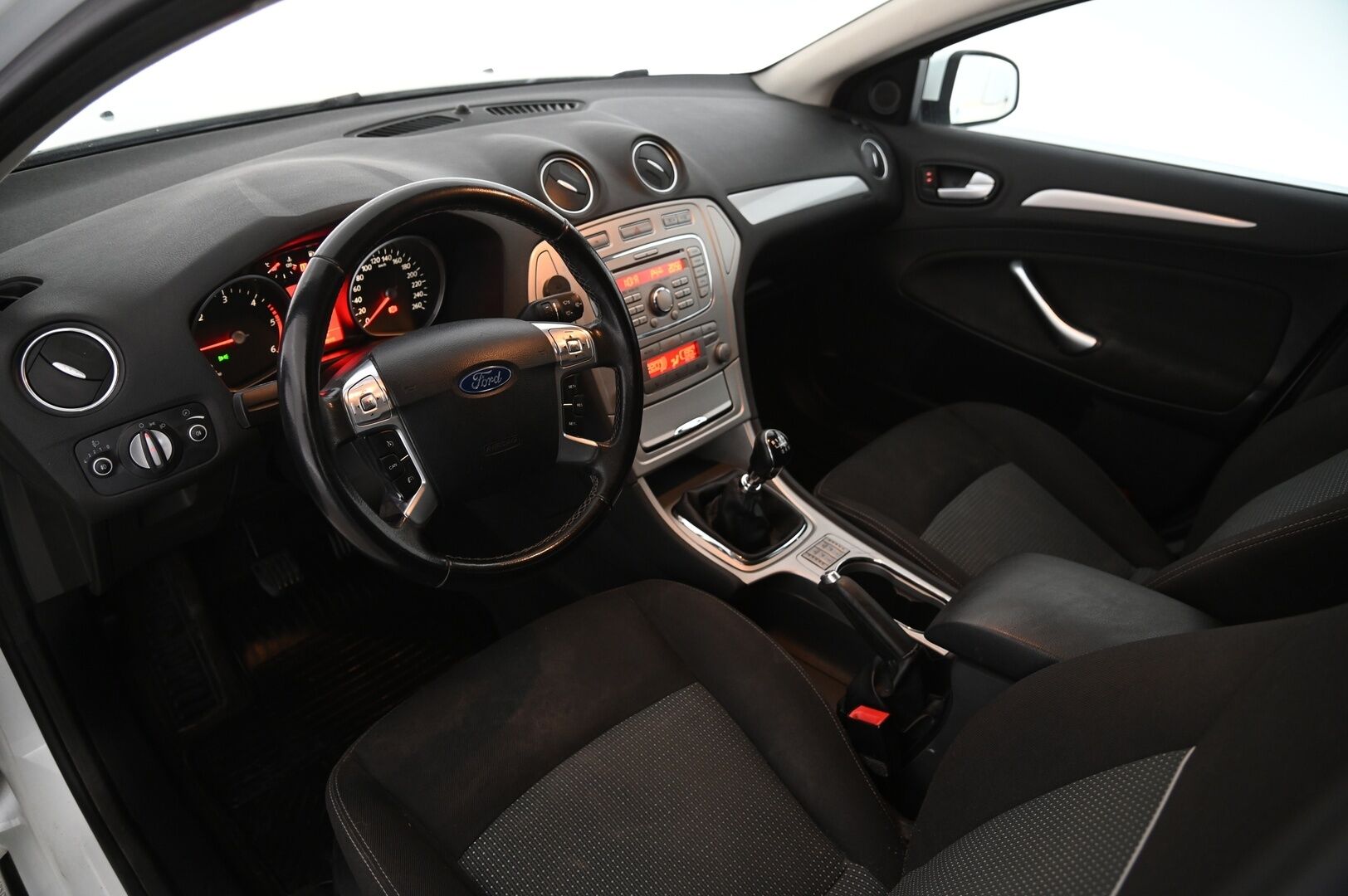 Ford Mondeo 2010 2,0 TDCi 140hv DPF Trend Design M6 Wagon - *YritysOutlet - Myydään vain yrityksille*