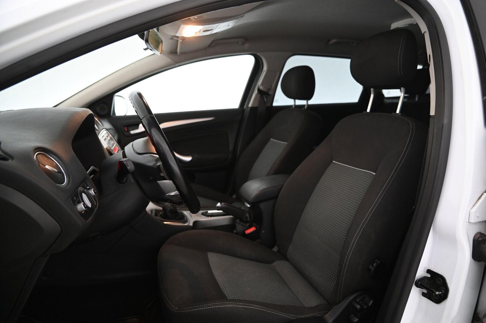 Ford Mondeo 2010 2,0 TDCi 140hv DPF Trend Design M6 Wagon - *YritysOutlet - Myydään vain yrityksille*
