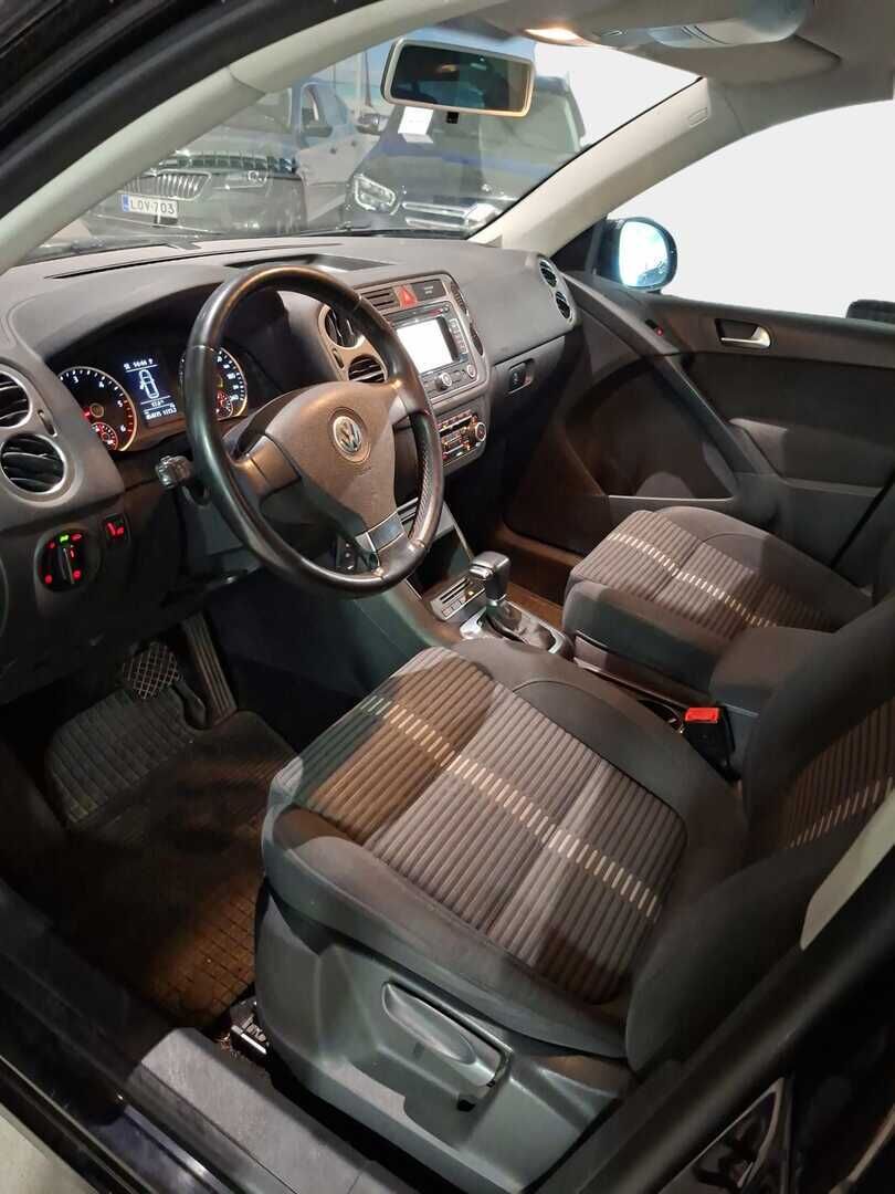 Volkswagen Tiguan 2010 Sport & Style 2,0 TDI 4MOTION - YritysOutlet - Myydään vain yrityksille - | Webasto K.säädöllä | Suomi-auto | Koukku | Vakkari | P.tutkat | P.avustin | 2x Hyvillä Renkailla | 