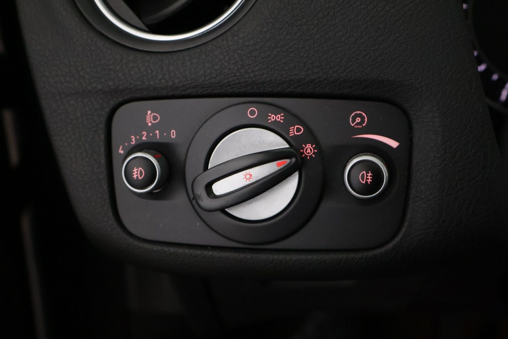 Ford Mondeo 2012 1,6 EcoBoost 160 hv Start/Stop Titanium M6 5-ovinen - Suomi-auto | Vakkari | Lohkolämmitin | Kaistavahti | BLIS | BT | 2x Renkaat alumiinivantein 