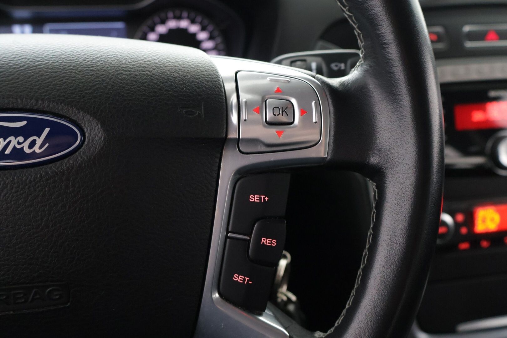 Ford Mondeo 2012 1,6 EcoBoost 160 hv Start/Stop Titanium M6 5-ovinen - Suomi-auto | Vakkari | Lohkolämmitin | Kaistavahti | BLIS | BT | 2x Renkaat alumiinivantein 
