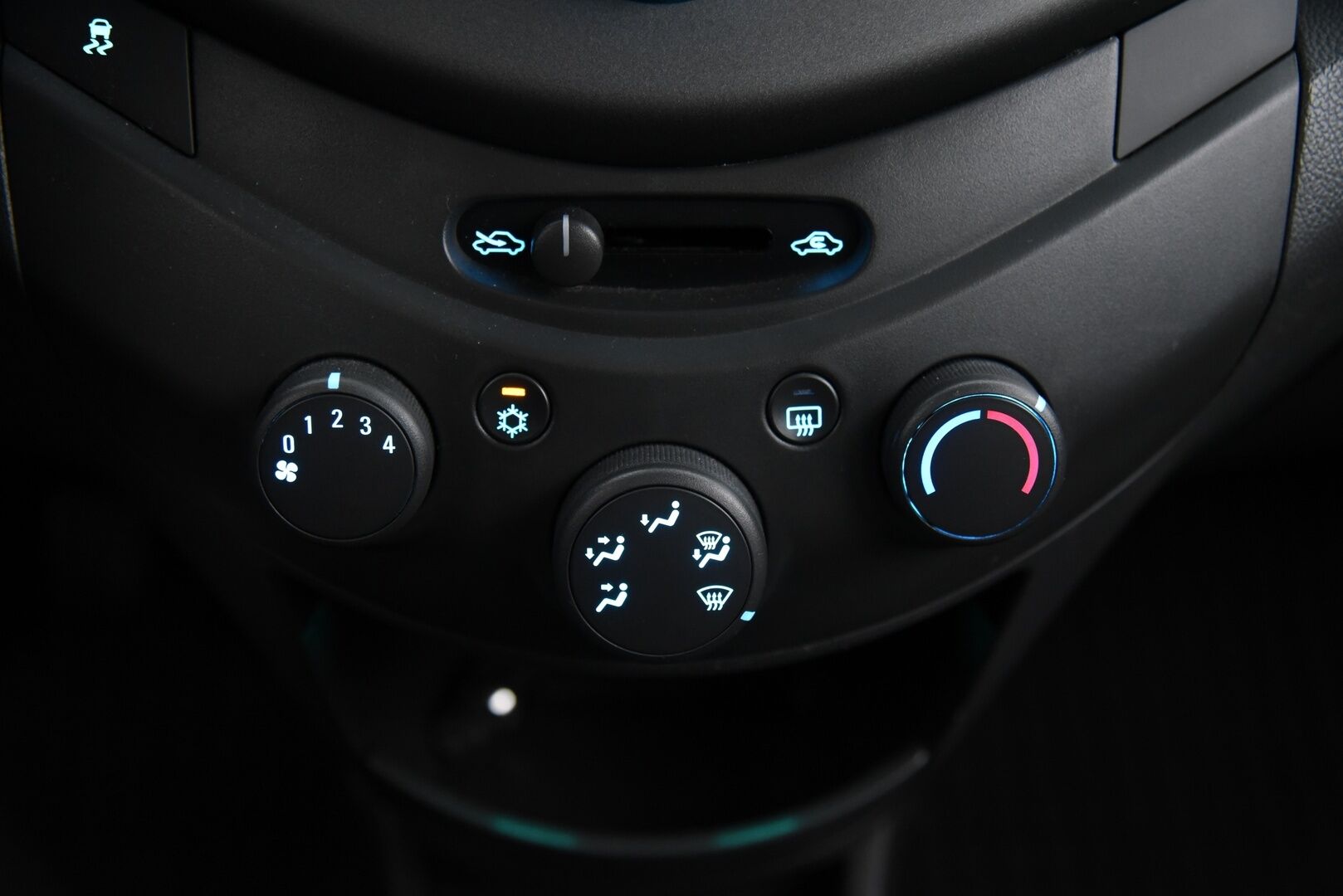 Chevrolet Spark 2010 5-ov LS 1,0 50kW MT5 / - YritysOutlet - Myydään vain yrityksille - – Tämä auto myydään YritysOutlet -valikoimasta vain yritykselle